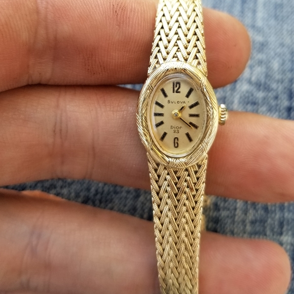 Solid 14k Christian Dior 23 wind up watch - Picture 6 of 7